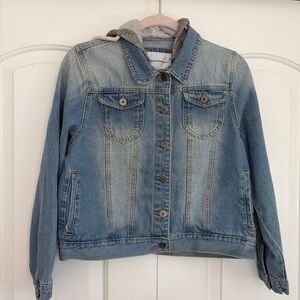 The Style Between Us Denim Jacket Size L  w/ Grey Hoodie, 100%cotton NWT Jeans
